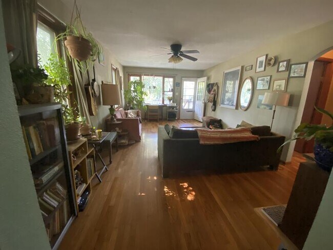 Foto del edificio - 1047 Delaware St