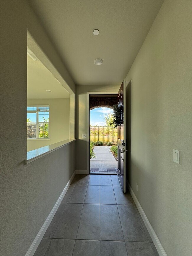 Foto del edificio - New home in Rancho Cordova in Veranda at S...