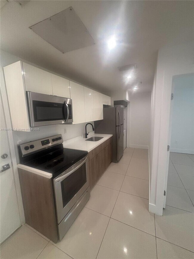 Foto del edificio - 821 SW 18th Ave