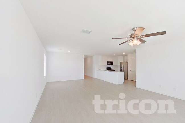 Foto del edificio - 1637 Baugh St