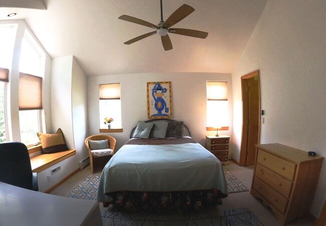 128 Old Country Ln
