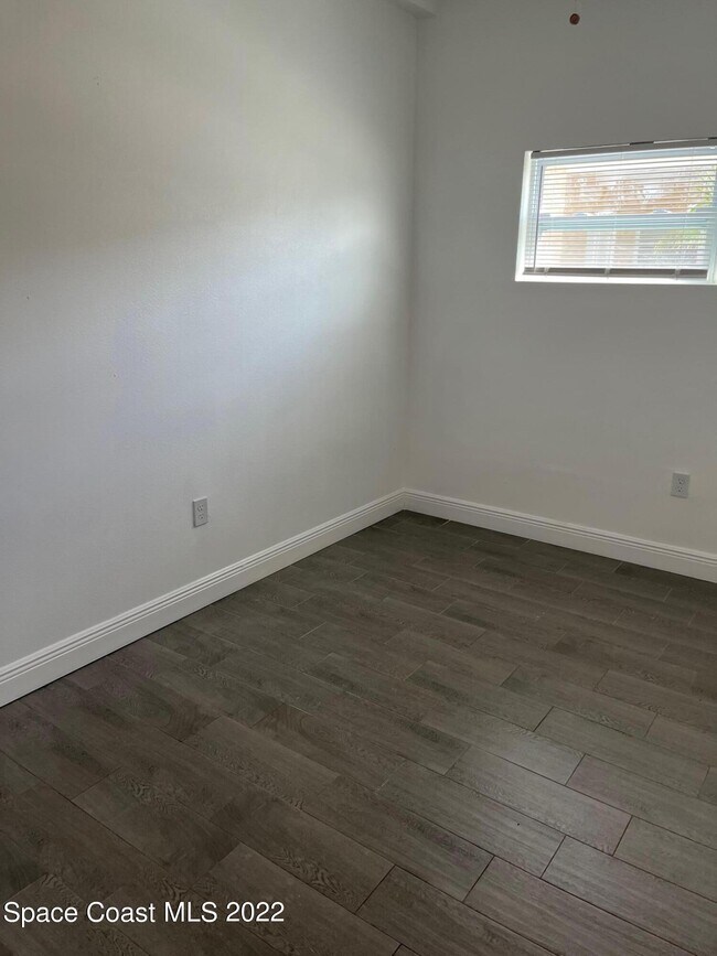 Foto del edificio - 249 N Brevard Ave