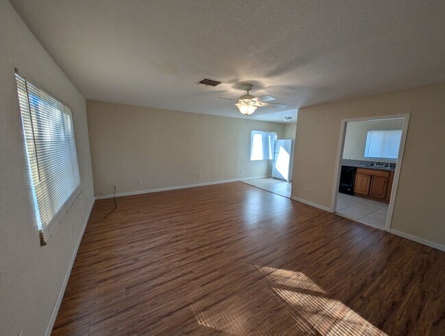 Foto del edificio - 331-337 Spruce Street