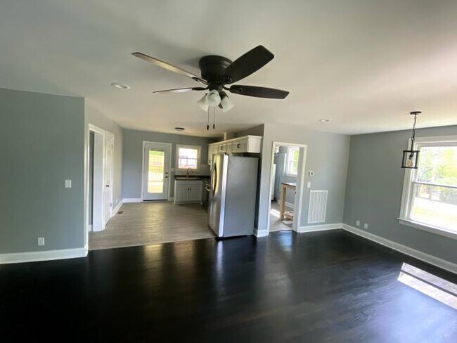 Building Photo - 2 bedroom in Nashville TN 37216