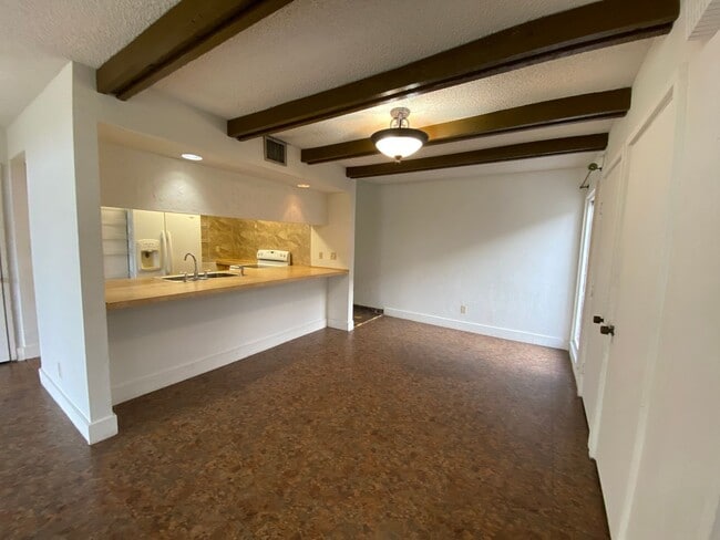 Building Photo - Two Story Unit in Grenelefe