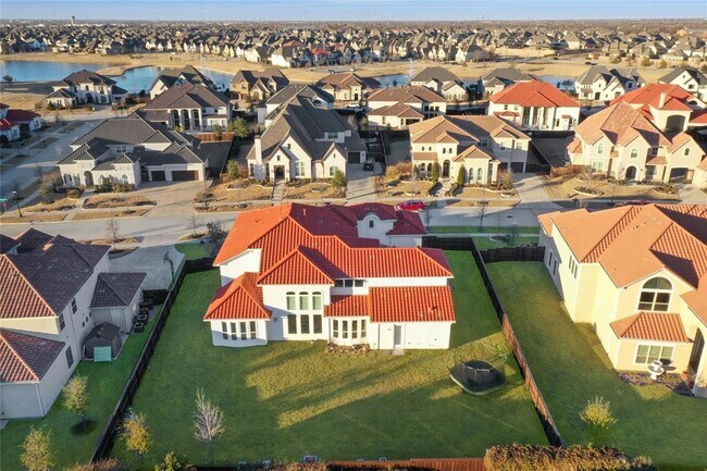 Building Photo - 1047 Holford Dr