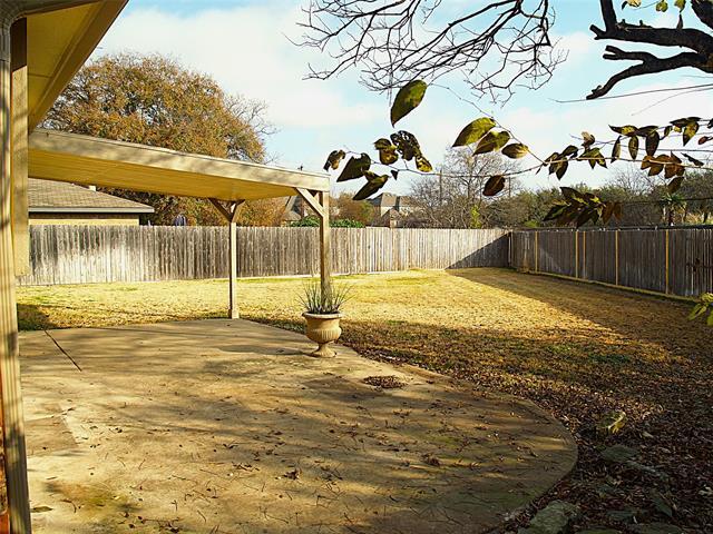 Foto del edificio - 5412 Briar Ln