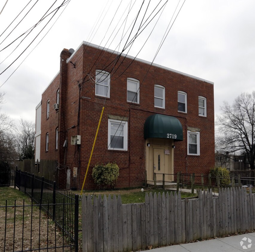 Building Photo - 2719 Jasper St SE