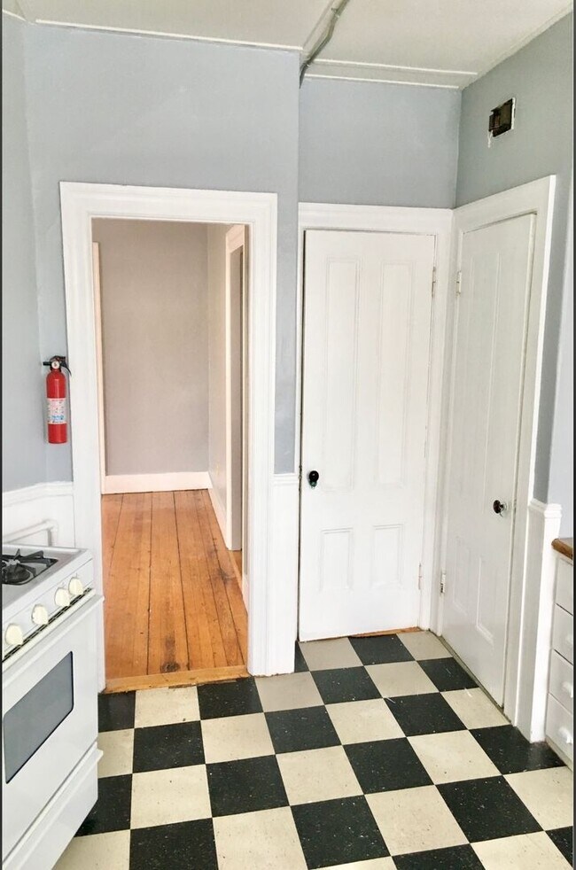 Building Photo - 111-117 Wood Street