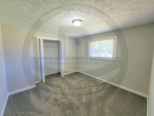 Foto del edificio - 225 Holly Smith Dr