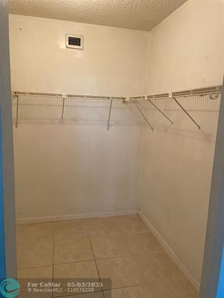 Foto del edificio - 3900 NW 76th Ave