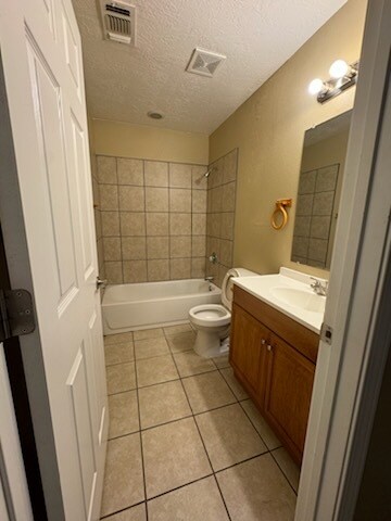 Building Photo - 703 Ave C S