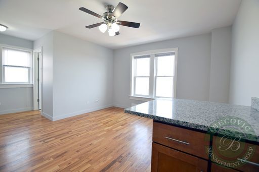 Foto del edificio - 7450 N Greenview Ave
