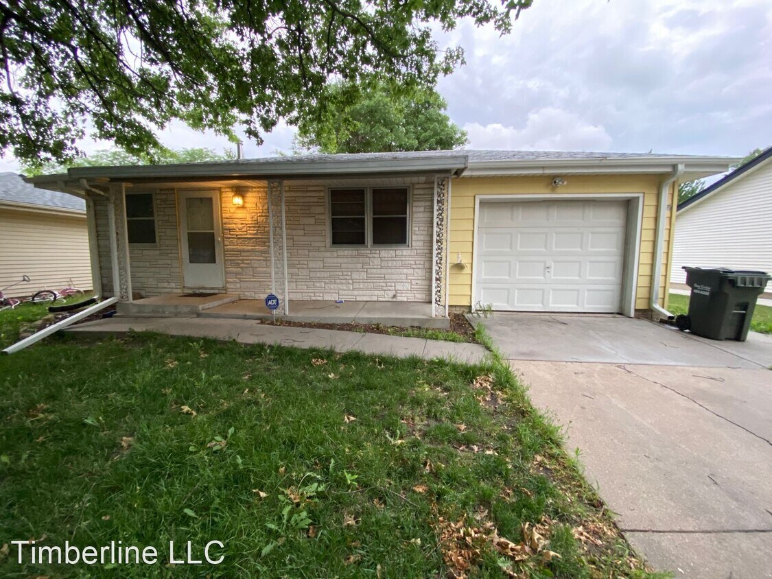 5 br, 2 bath House 1832 sw 16th House Rental in Lincoln, NE