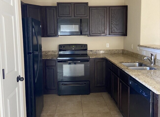 Foto del edificio - "Spacious 3-Bed Condo with Granite Countertops & 2.5 Baths in Prime San Antonio Location!"