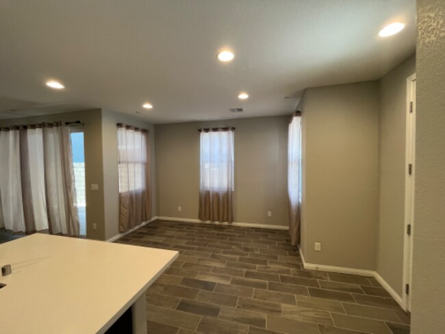 Foto del edificio - 845 E Sunset Rd