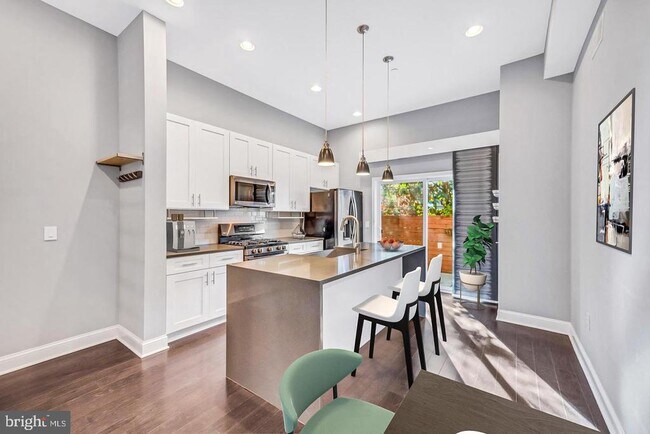 Foto del edificio - 618 Cantrell St