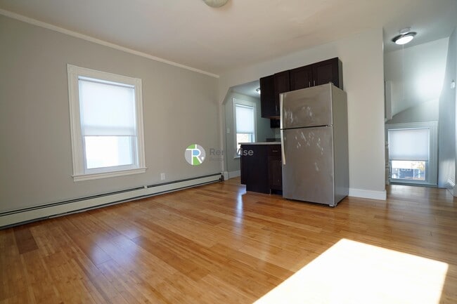 Foto del edificio - 50A Winship St. Unit 2