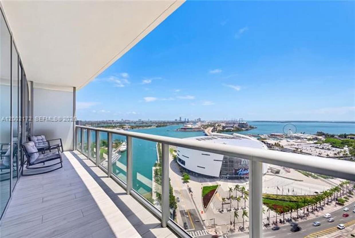 Photo - 888 Biscayne Blvd # 2404 (A12002172)