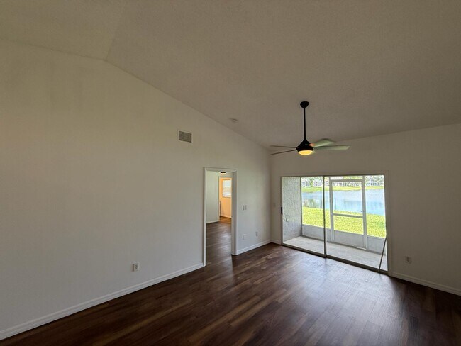 Foto del edificio - 13531 Summerton Dr