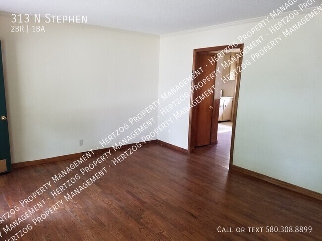Foto del edificio - 313 N Stephen-