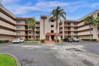 Building Photo - 1911 Sabal Palm Dr