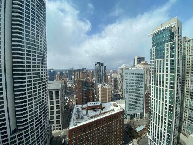 Foto del edificio - 111 E Chestnut St