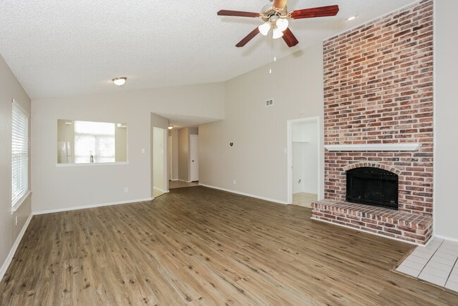 Building Photo - 838 Weaver St