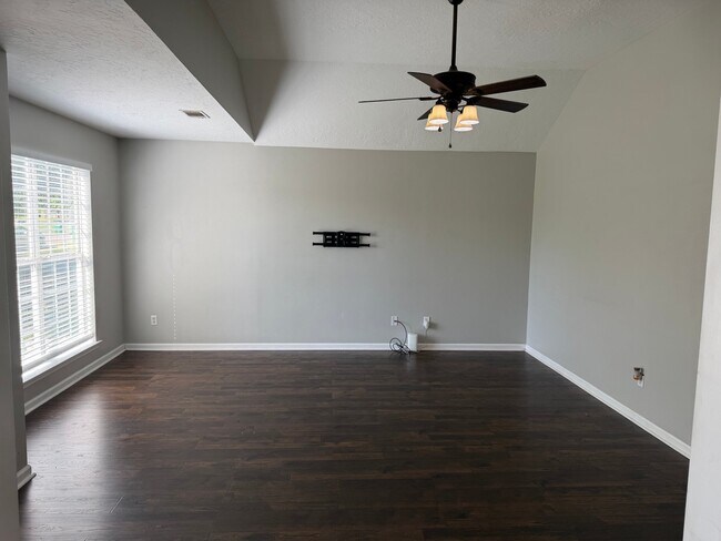 Building Photo - 223 Sand Fox Pl