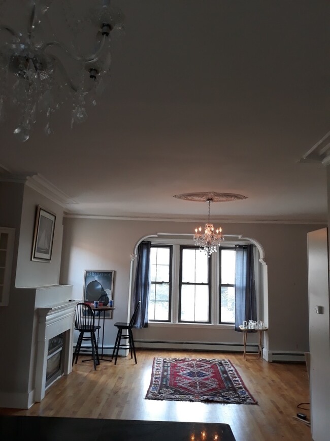 Building Photo - 124 F St