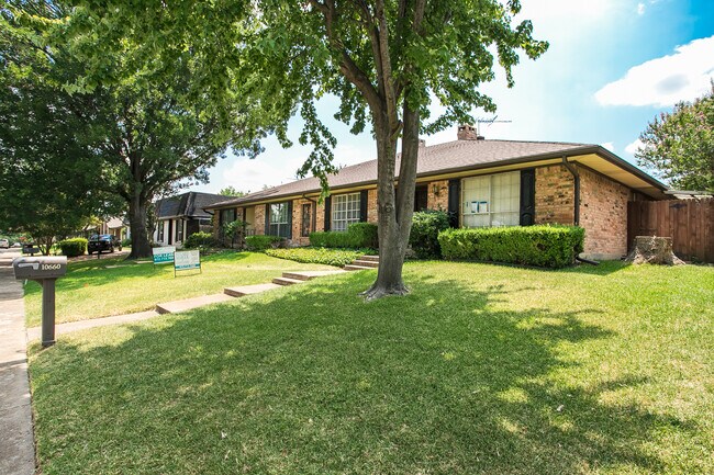 Foto del edificio - 10660 Pagewood Dr