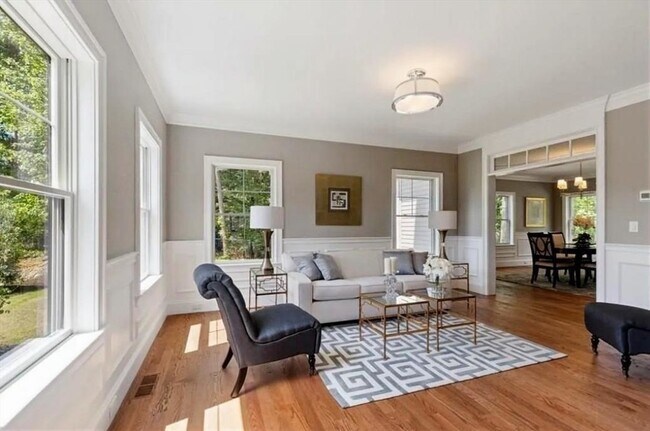 Foto del edificio - 56 Blossomcrest Rd