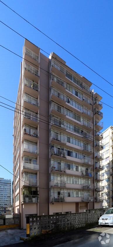 Primary Photo - Ocean Bay Apartments
