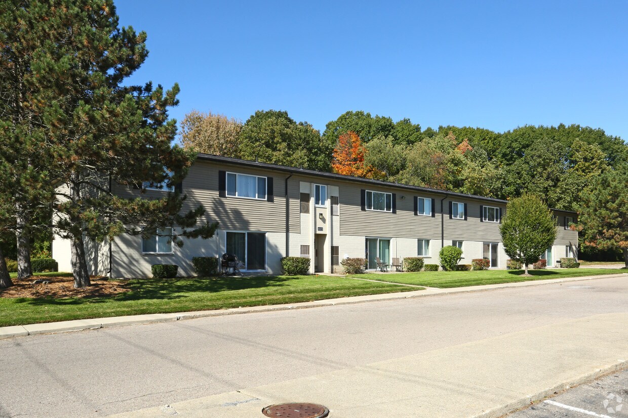 Village Squire Apartments Canton, MI