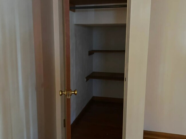 Foto del edificio - 4914 Lansdowne Ave