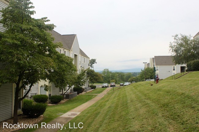 Foto del edificio - 218 E Market St