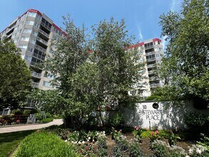 Building Photo - 10 Stewart Pl