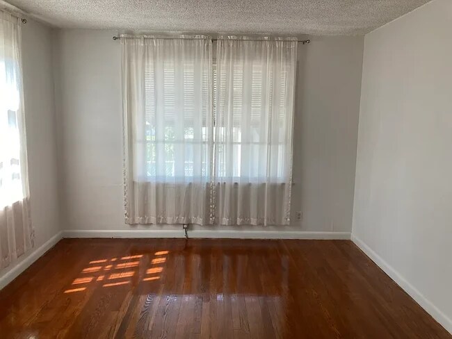 Foto del edificio - 7737 15th Ave NW