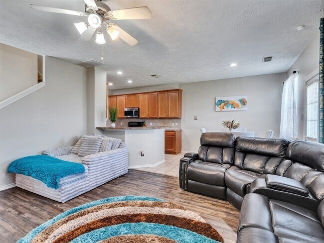 Building Photo - 11522 Hackmatack Way