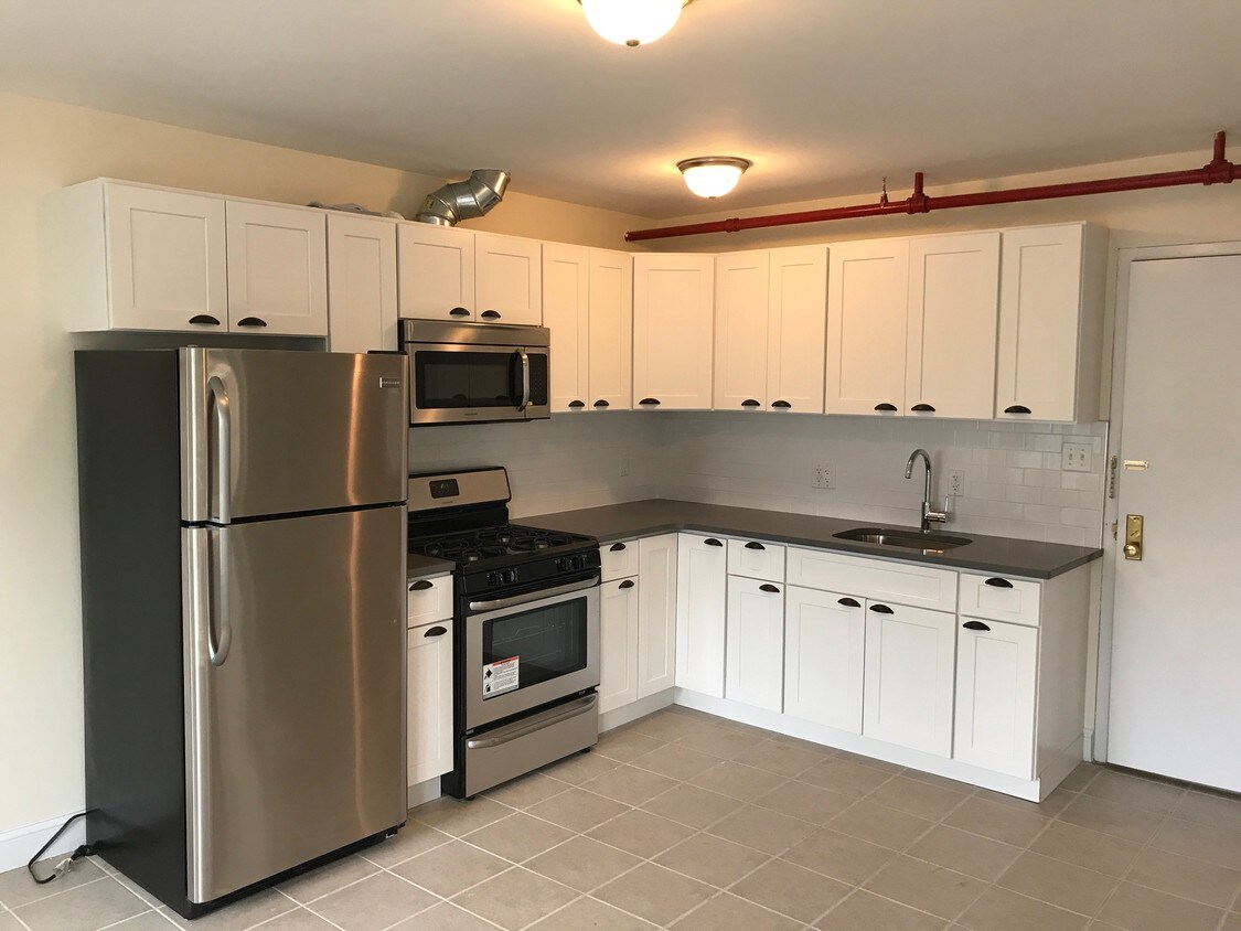 Foto principal - 3001 Fulton St