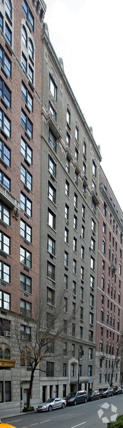 Building Photo - 565 Park Ave