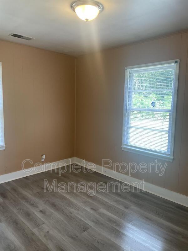 Foto del edificio - 1005 17th Pl SW