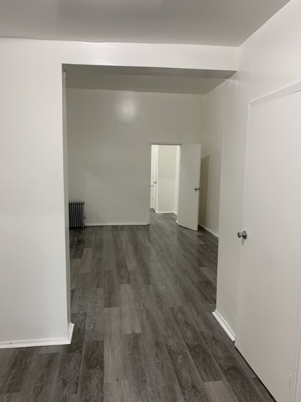 Foto del edificio - 242 Vernon Ave