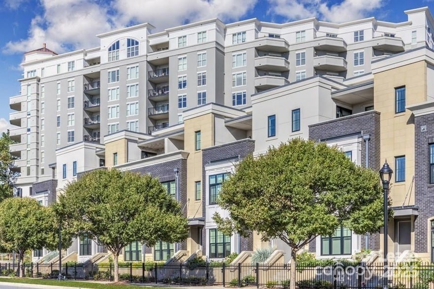 Foto principal - 909 Camden Grandview Rd