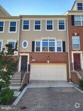 Building Photo - 8618 Stone Hill Ln