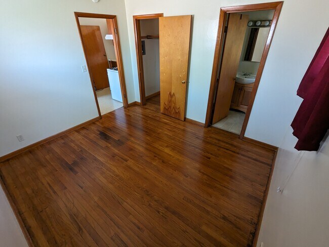 Bedroom with Hardwood Floors - 314 Mecherle Dr