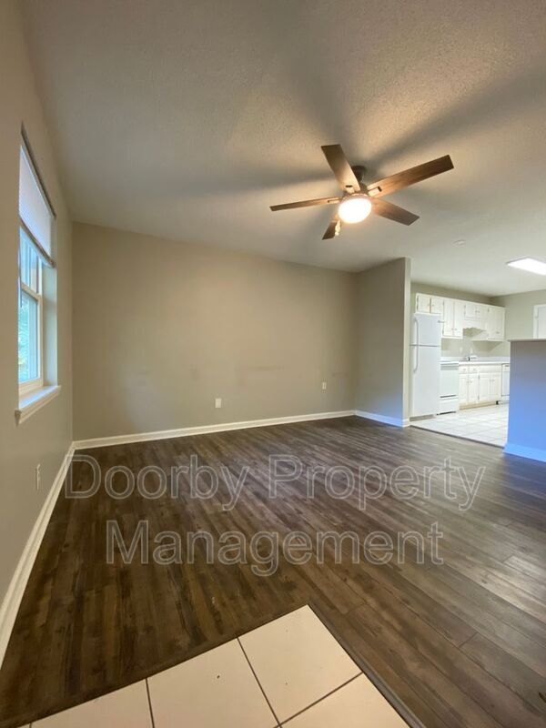 Building Photo - 1600 Duke Ln
