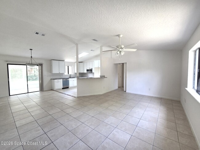 Building Photo - 6580 Floridana Ave