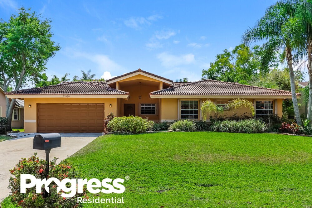 Foto principal - 11920 NW 24th St