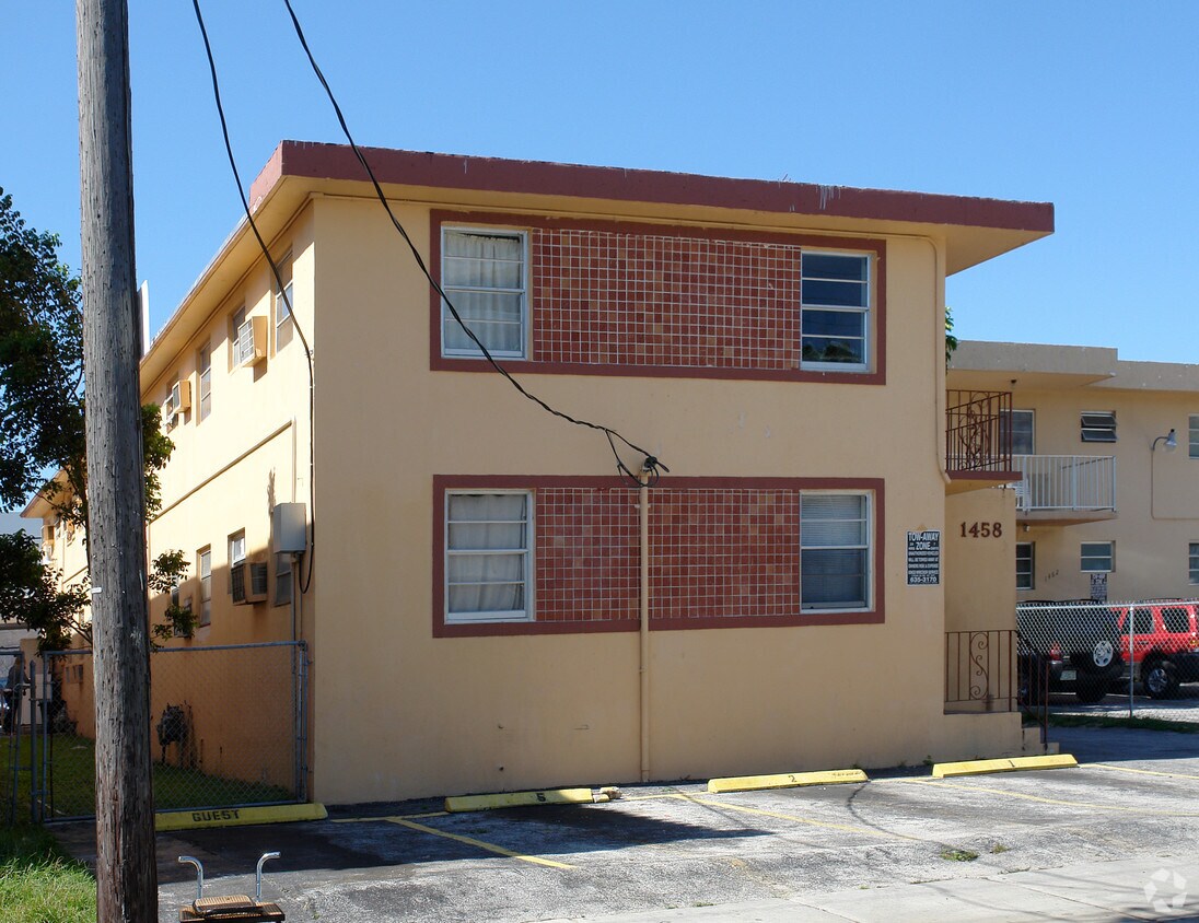 Building Photo - 1458 NW 3rd St